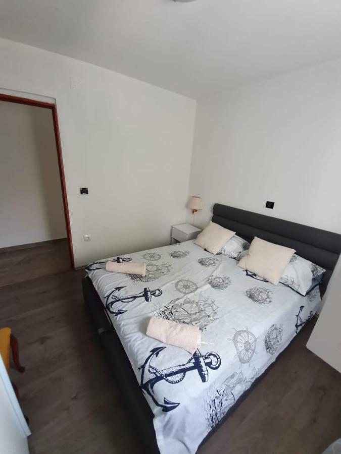 Apartmani Lucija マスレニツァ エクステリア 写真