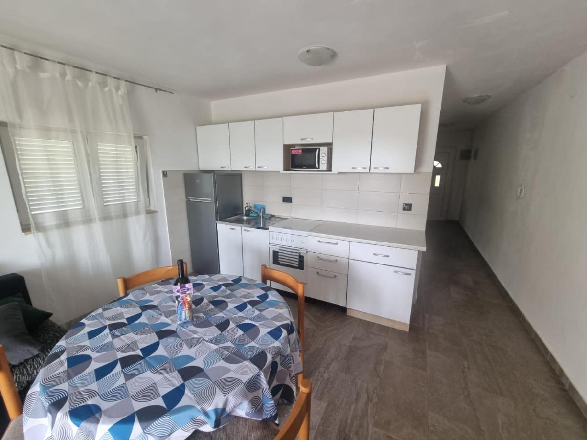 Apartmani Lucija マスレニツァ エクステリア 写真